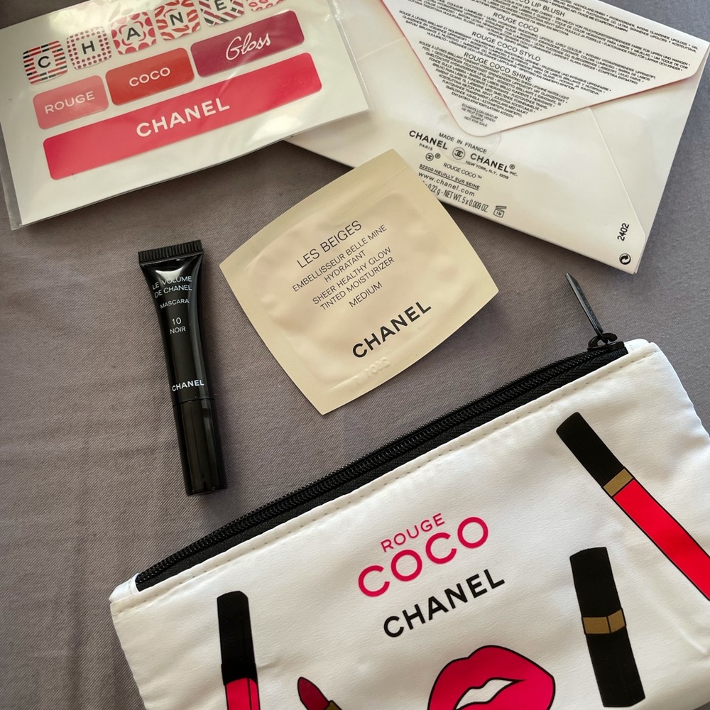 Chanel make up bag with gloss and samples - NWT-